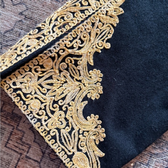 Elegant Black and Gold Women's Blazer - Picture 3 of 16